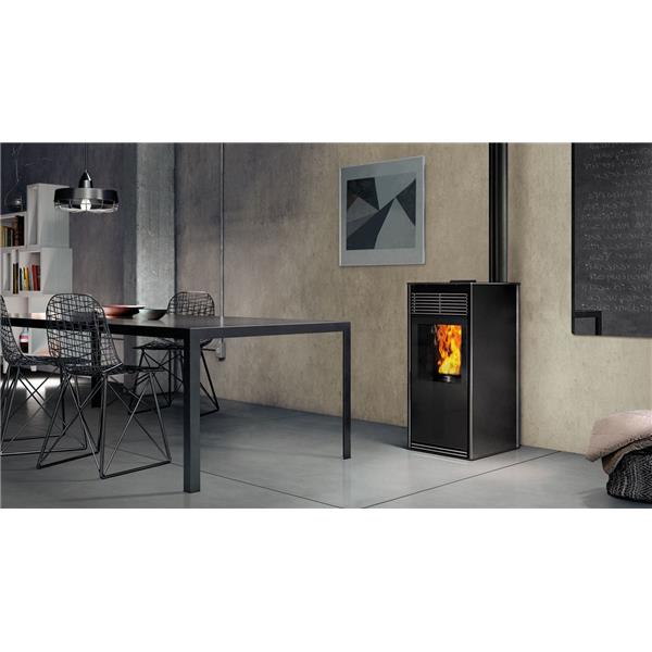 ESTUFA DE PELLET EDIL KAMIN FUNDICION MODELO KIKKA 8 KW ( 8,9 KW ) 90.1% SALIDA POSTERIOR/DCHA/IZQ/SUPERIOR PANEL SINOPTICO TOP FRONTAL CRISTAL SERIGRAFIADO NEGRO SISTEMA LEONARDO 133 KGS 15 KGS 210 M3 90 M2 43X51X93